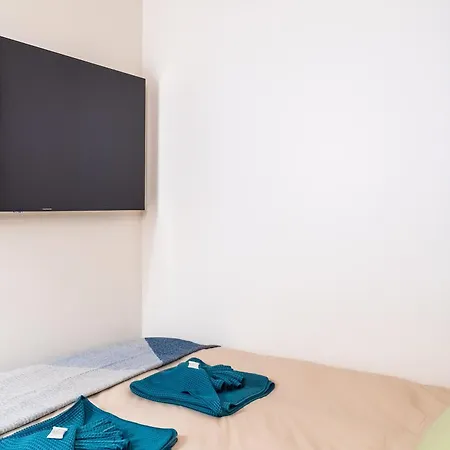 Lavie Maison Ac & Jacuzzi * Париж