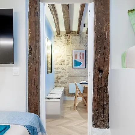 Lavie Maison Ac & Jacuzzi * Париж