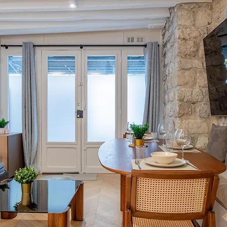 Lavie Maison Ac & Jacuzzi * Париж